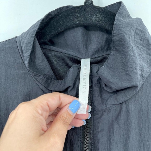 Fabletics Bobbie Glam Colorblock Cropped‎ Jacket Sz M Black Castle Rock Full Zip - Picture 6 of 6